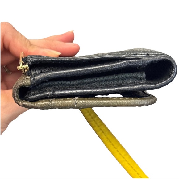 FOSSIL PRESTON PERFORATED PEBBLE LEATHER WRISTLET WALLET‎ OLIVE GREEN/BLACK 6”L - Picture 5 of 16